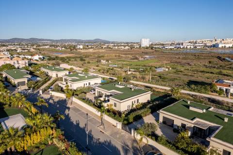 Moradia de Luxo V4 - Primeira Linha da Ria Formosa, Faro