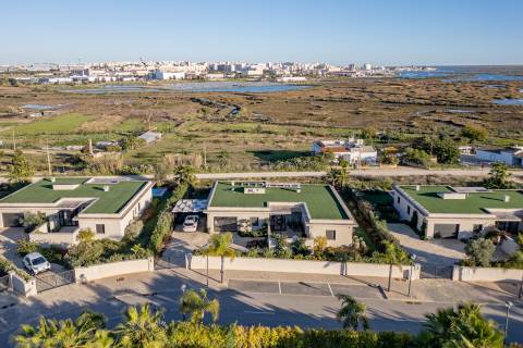 Moradia de Luxo V4 - Primeira Linha da Ria Formosa, Faro