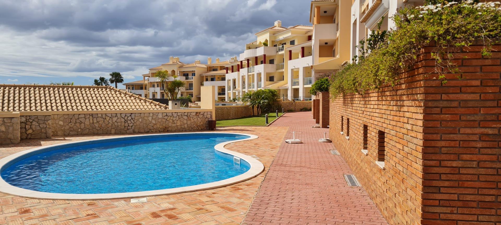 Magnifico Apartamento T1- Olhos d'Água - Albufeira para arrendamento ao Ano.