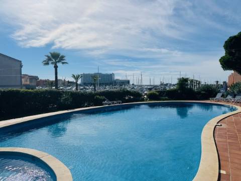 Oportunidade Excecional - Apartamento T2 na Primeira Linha da Marina de Vilamoura
