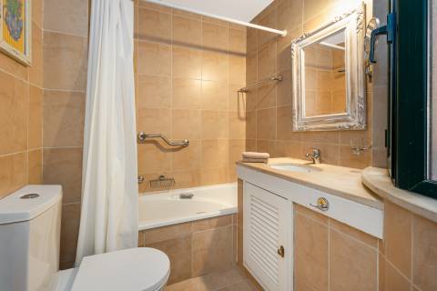 Oportunidade Excecional - Apartamento T2 na Primeira Linha da Marina de Vilamoura