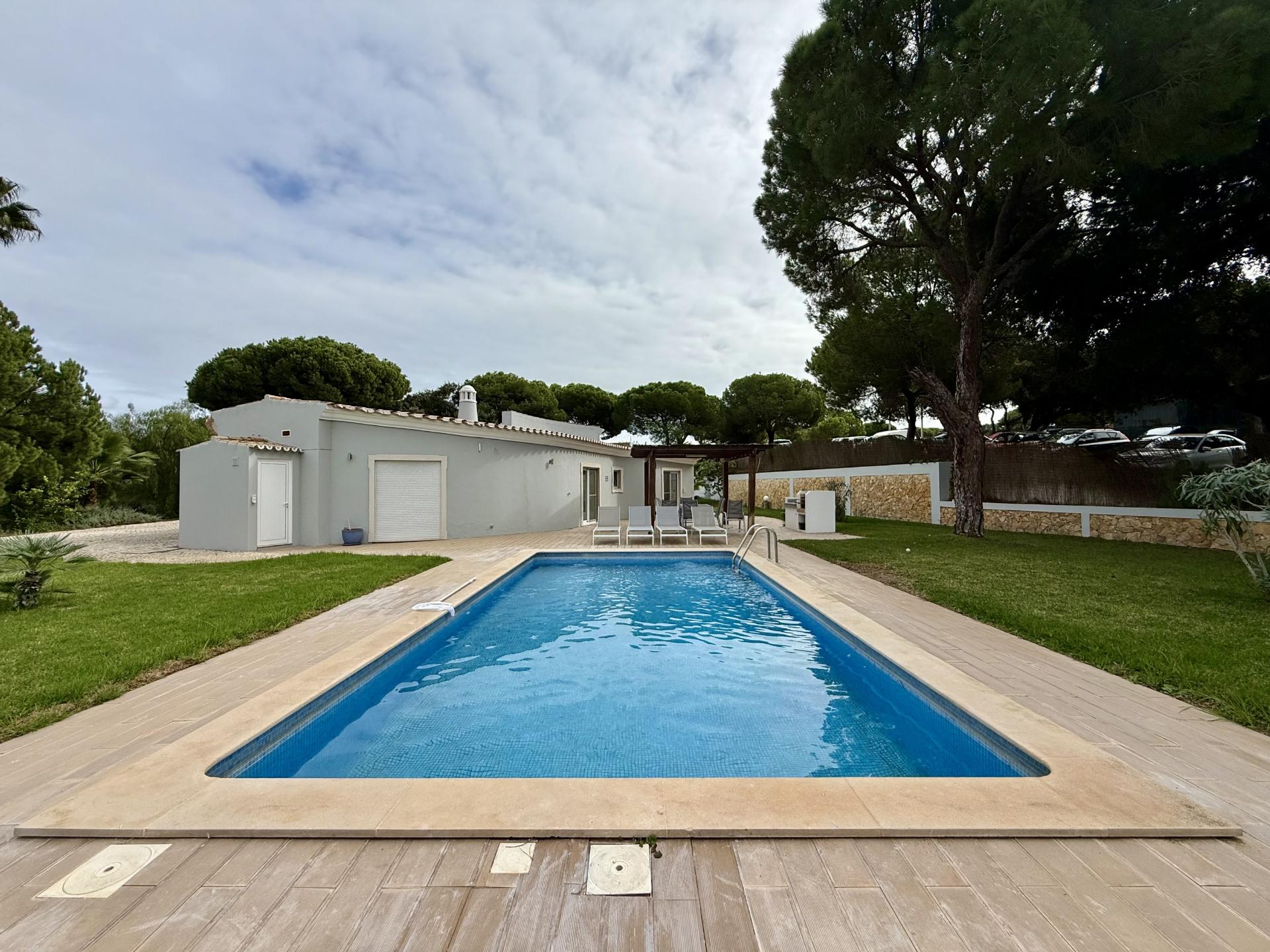 Moradia V4 - Almancil, arrendamento anual