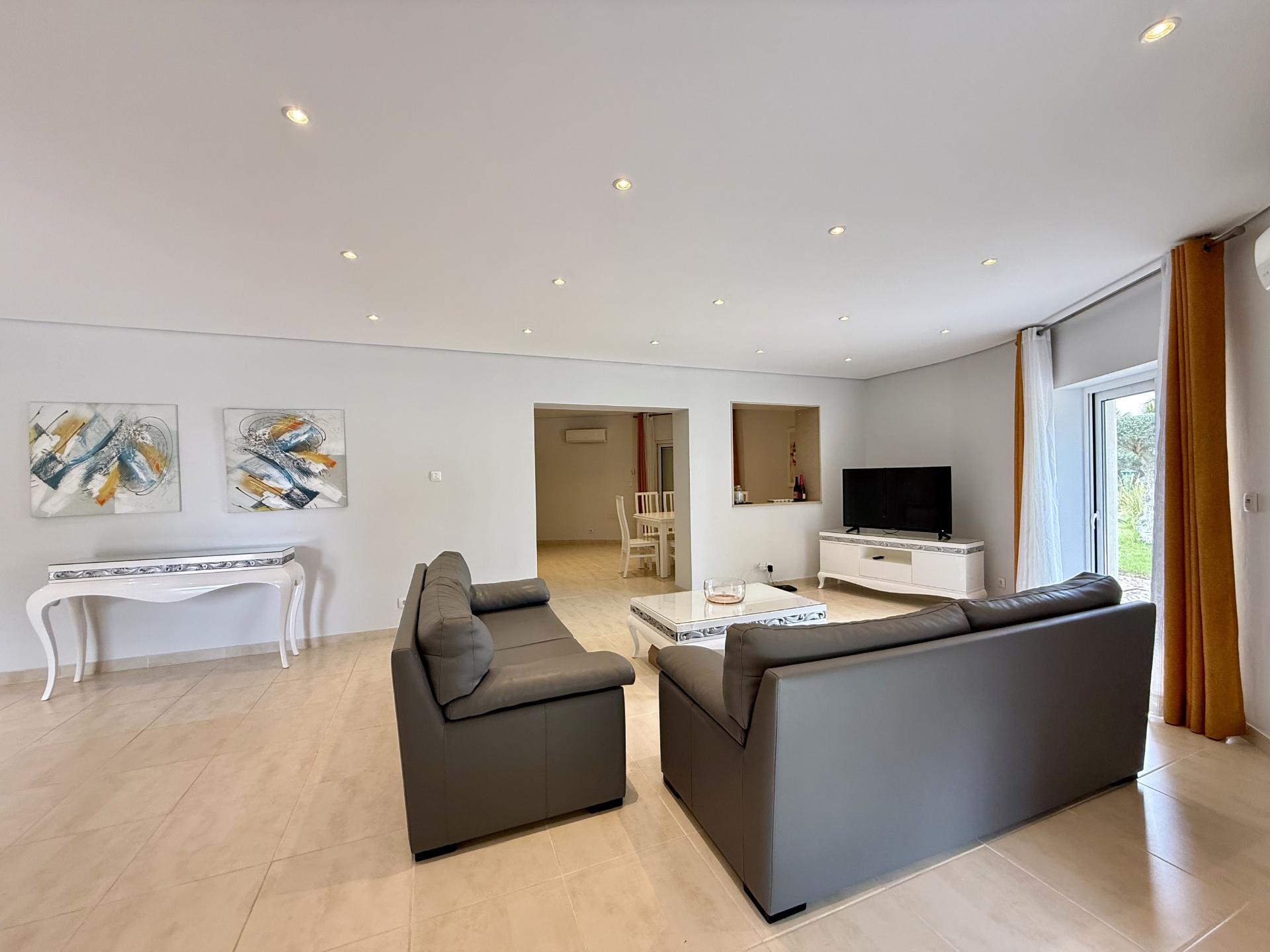 Moradia V4 - Almancil, arrendamento anual