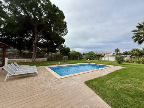 Moradia V4 - Almancil, arrendamento anual