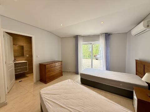 Moradia V4 - Almancil, arrendamento anual