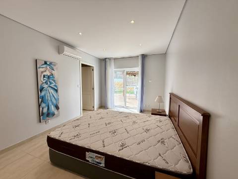 Moradia V4 - Almancil, arrendamento anual