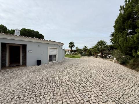 Moradia V4 - Almancil, arrendamento anual