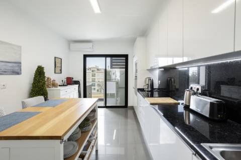 Fantástico apartamento T2 no Centro de Almancil