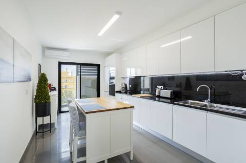 Fantástico apartamento T2 no Centro de Almancil