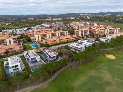 Terreno com Projeto Aprovado junto ao Golfe Vilamoura