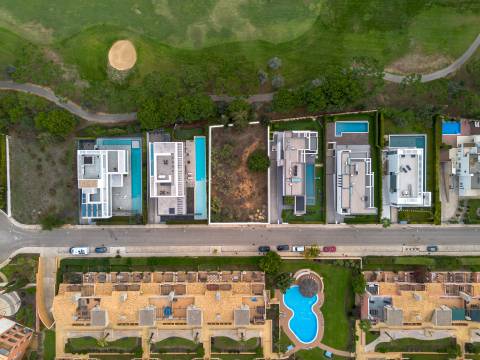 Terreno com Projeto Aprovado junto ao Golfe Vilamoura