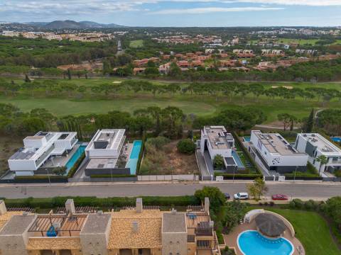 Terreno com Projeto Aprovado junto ao Golfe Vilamoura