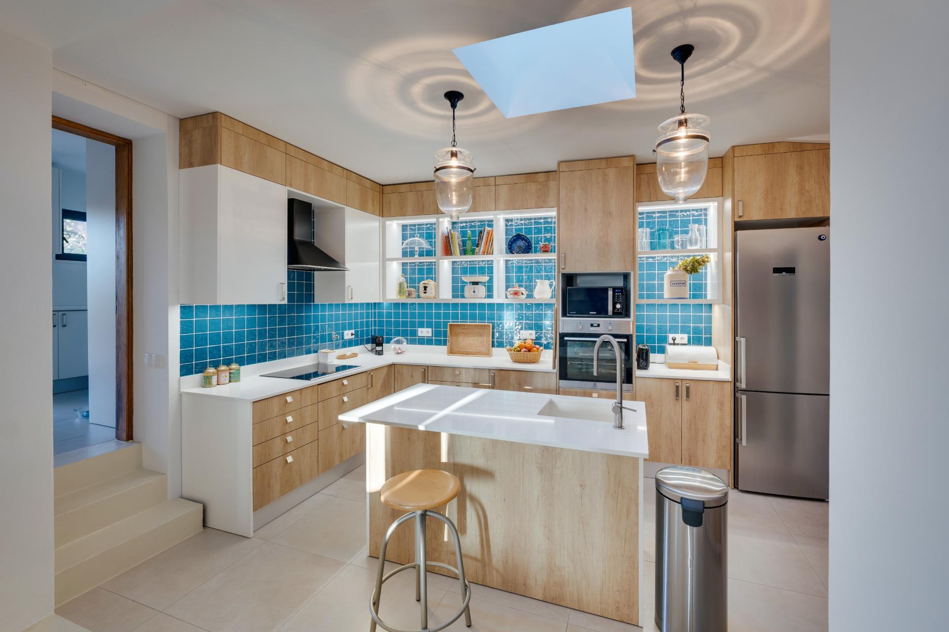 Quinta renovada com muito bom gosto à alguns passos da praia