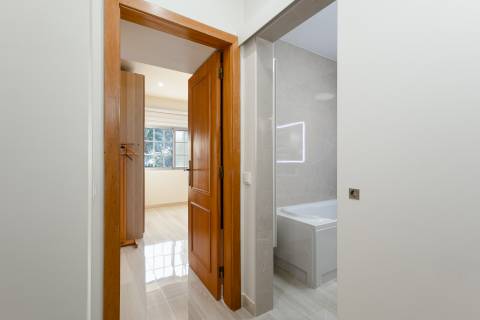 Moradia V3+1 com piscina privada, localização privilegiada - Vilamoura