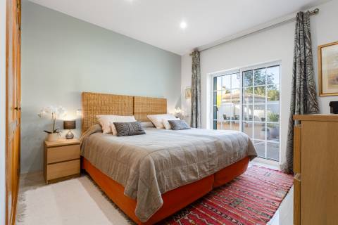 Moradia V3+1 com piscina privada, localização privilegiada - Vilamoura