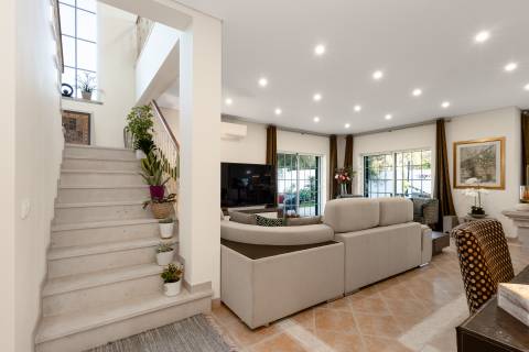 Moradia V3+1 com piscina privada, localização privilegiada - Vilamoura