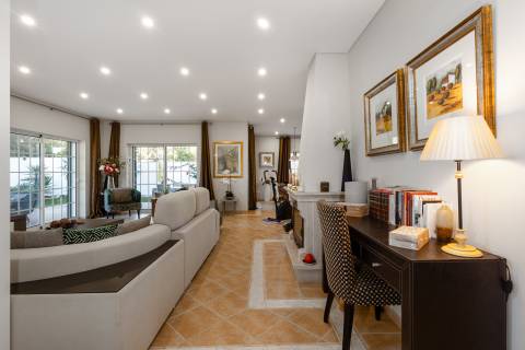 Moradia V3+1 com piscina privada, localização privilegiada - Vilamoura