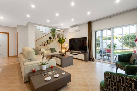 Moradia V3+1 com piscina privada, localização privilegiada - Vilamoura