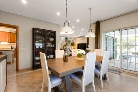 Moradia V3+1 com piscina privada, localização privilegiada - Vilamoura