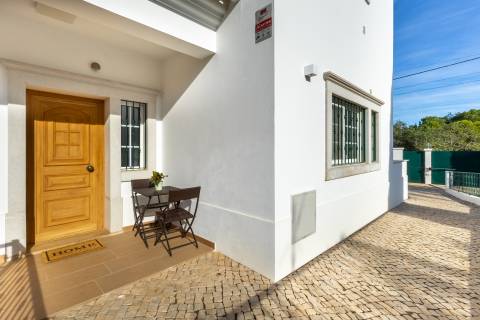 Moradia V3+1 com piscina privada, localização privilegiada - Vilamoura