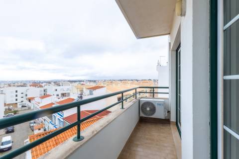 Apartamento T2 - Quarteira, arrendamento anual
