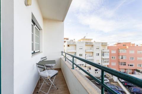 Apartamento T2 - Quarteira, arrendamento anual