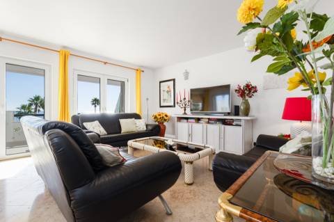 Apartamento Duplex com Terraço Panorâmico e Acesso Privado à Praia- Porches