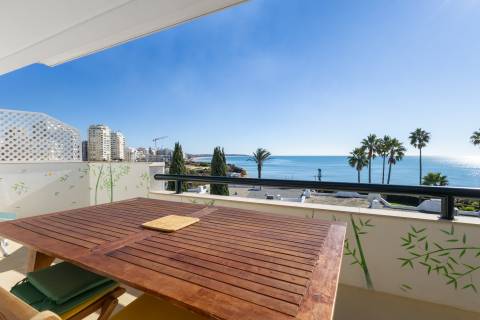 Apartamento Duplex com Terraço Panorâmico e Acesso Privado à Praia- Porches