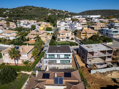 Moradia Contemporânea V4 - Loulé