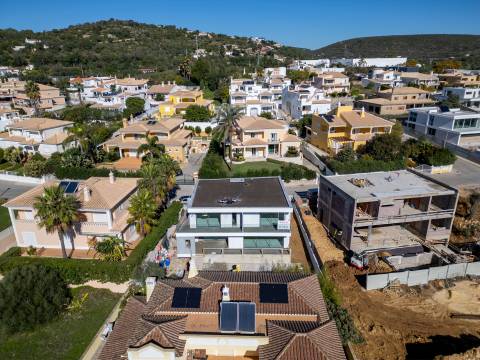 Moradia Contemporânea V4 - Loulé