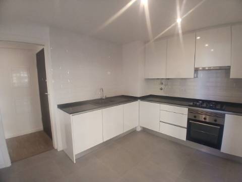 Apartamento T2 - Arrendamento anual Olhão