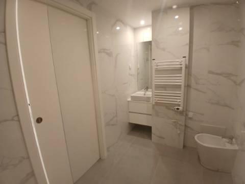 Apartamento T2 - Arrendamento anual Olhão