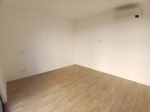 Apartamento T2 - Arrendamento anual Olhão