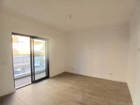 Apartamento T2 - Arrendamento anual Olhão