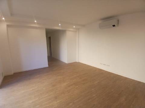 Apartamento T2 - Arrendamento anual Olhão