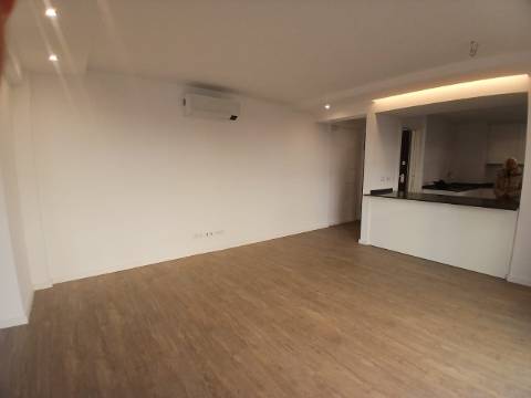 Apartamento T2 - Arrendamento anual Olhão