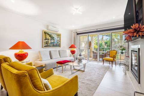 Elegante apartamento T2+1 na prestigiada residência Palmyra, Vila Sol