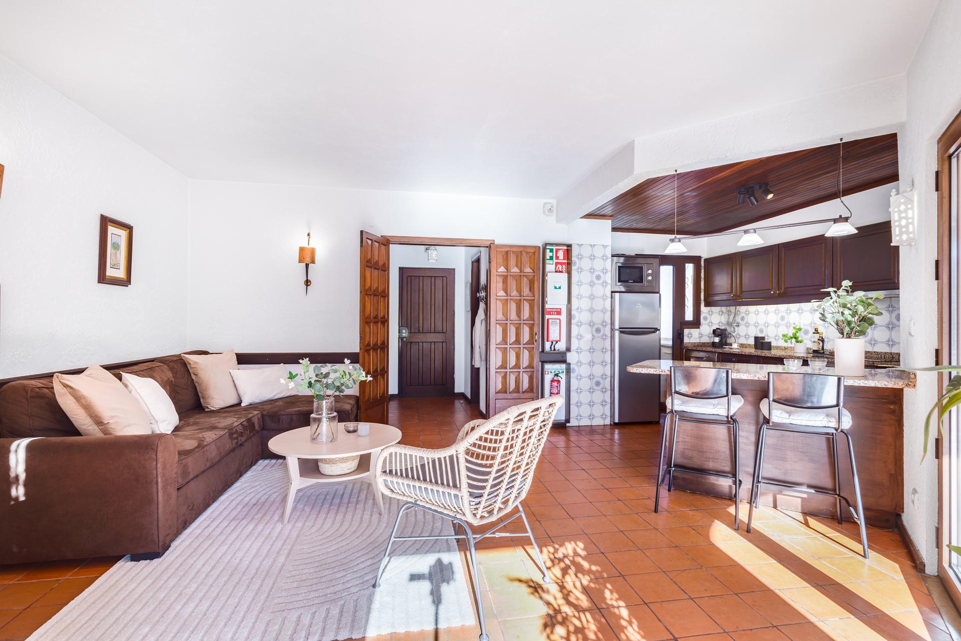 Moradia V2 com jardim, perto da praia, em Quarteira