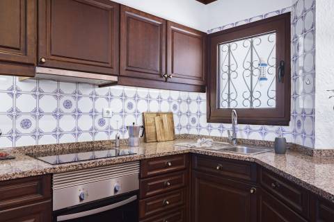 Moradia V2 com jardim, perto da praia, em Quarteira