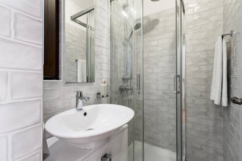 Moradia V2 com jardim, perto da praia, em Quarteira