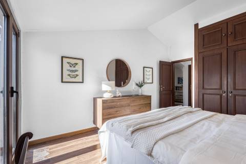 Moradia V2 com jardim, perto da praia, em Quarteira