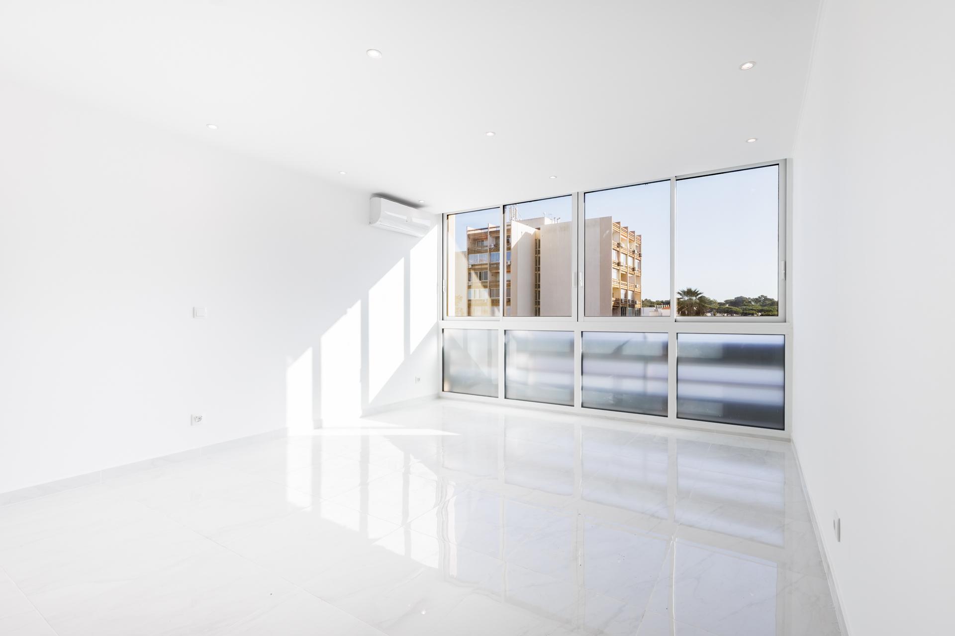 Apartamento renovado T0 - Vilamoura