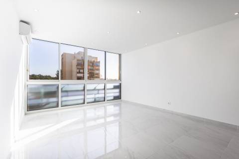 Apartamento renovado T0 - Vilamoura