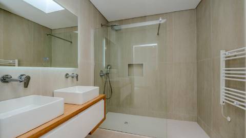 Moradia contemporânea térrea com 3 quartos, em zona tranquila, em Vilamoura