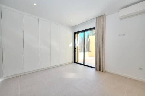 Moradia contemporânea térrea com 3 quartos, em zona tranquila, em Vilamoura