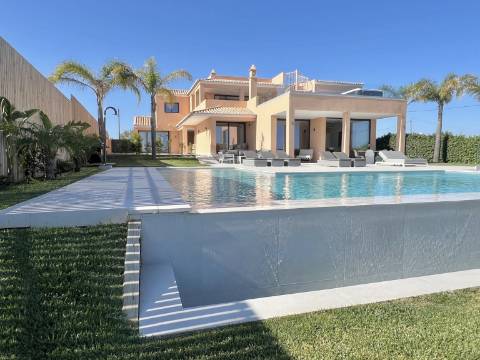 Explêndida moradia V5 - Sesmarias, vista mar