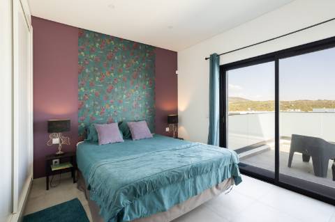 Moderna Moradia Térrea T3 com Anexo e Piscina perto Moncarapacho