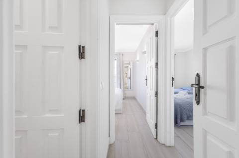 Apartamento T2 com amplo terraço na cobertura e vistas para o mar e golfe