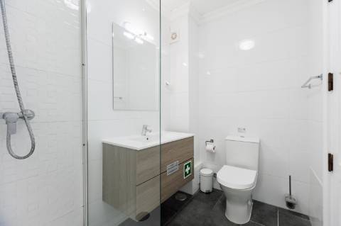 Apartamento T2 com amplo terraço na cobertura e vistas para o mar e golfe