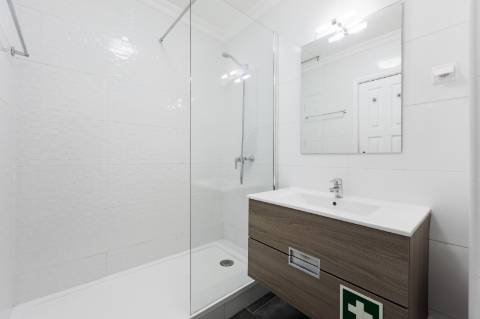 Apartamento T2 com amplo terraço na cobertura e vistas para o mar e golfe